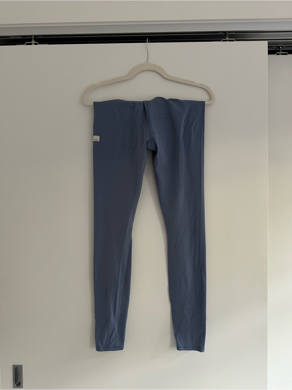 Vuori Women's Leggings in Slate Blue